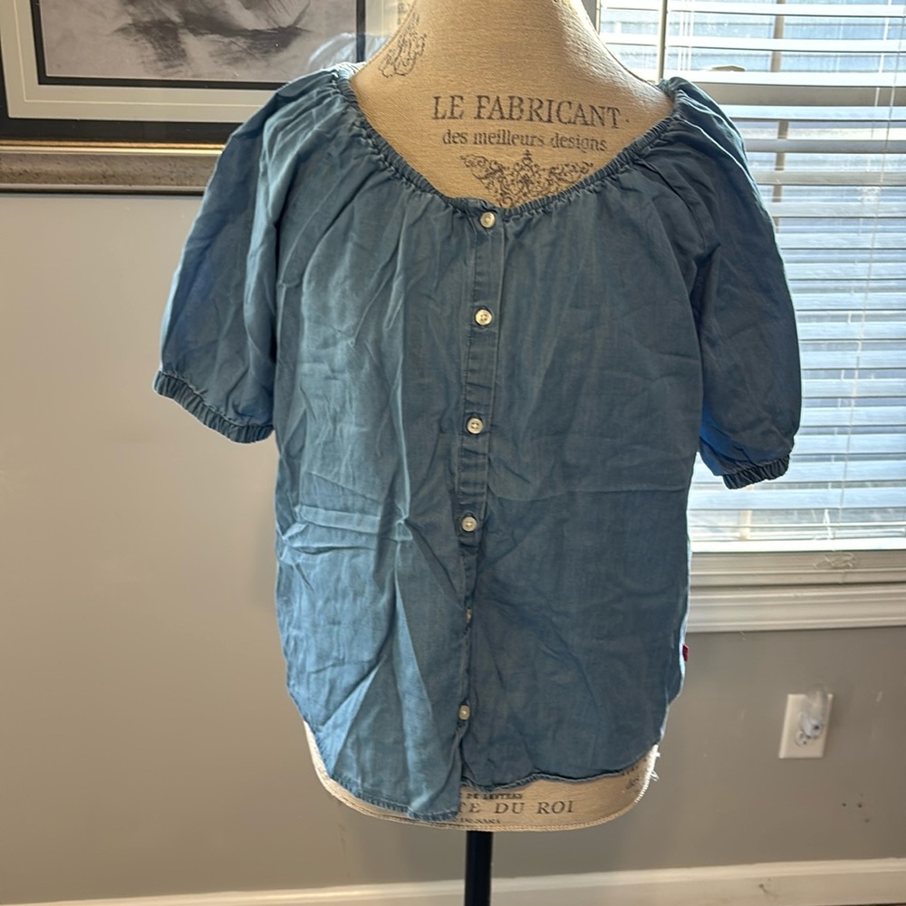 Levi’s button off shoulder top